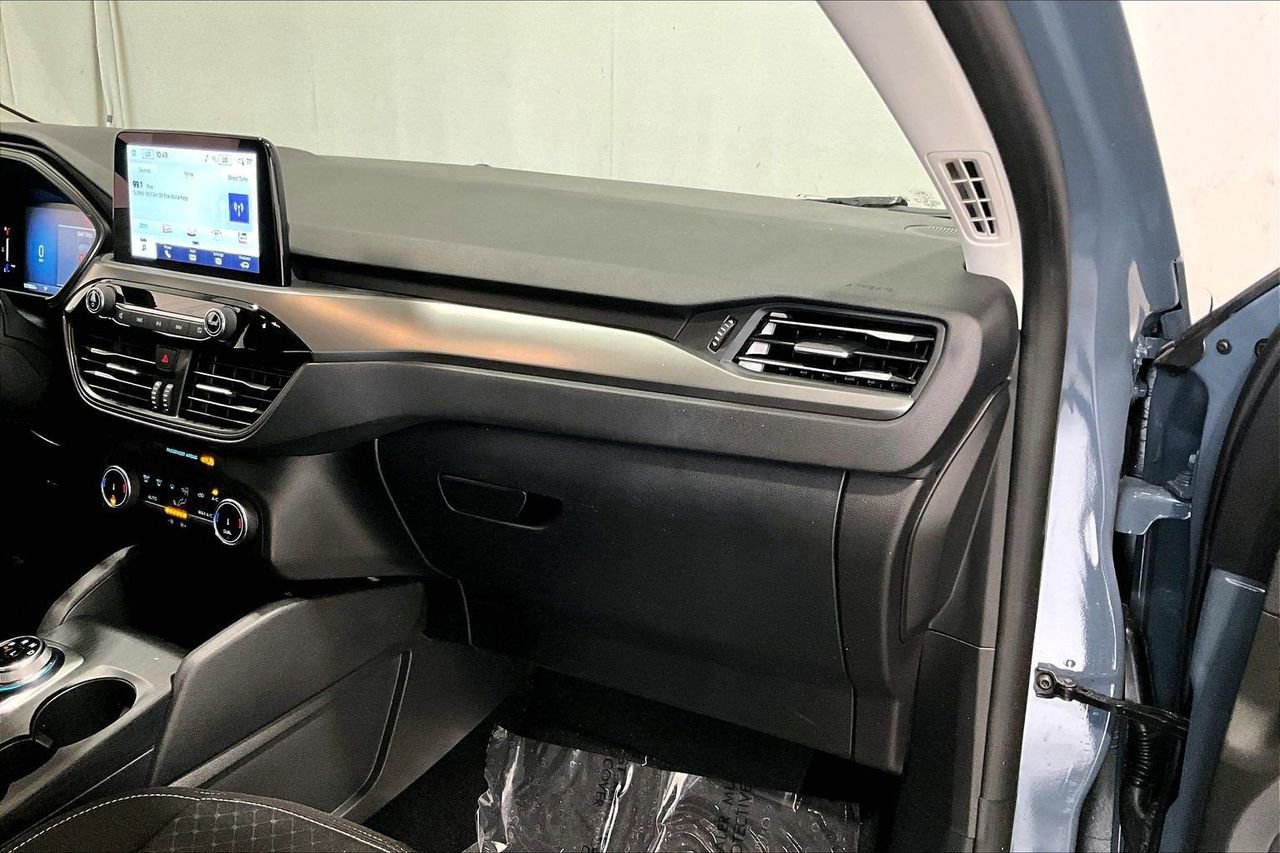 Certified 2025 Ford Escape Active FWD image 16