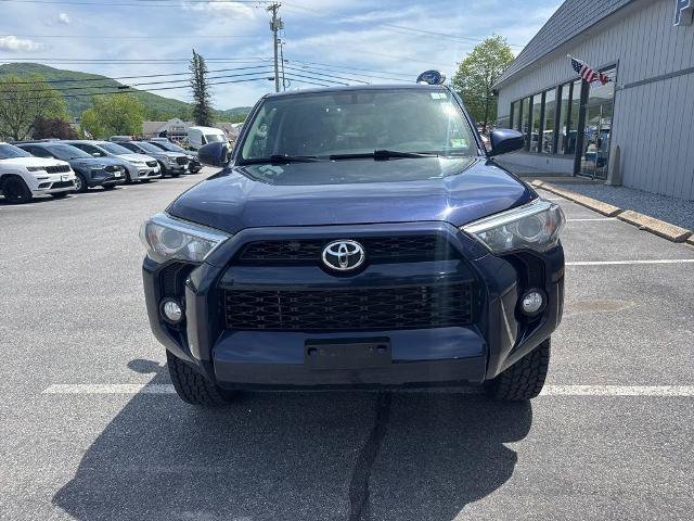 Used 2018 Toyota 4Runner SR5 AWD/4WD image 8