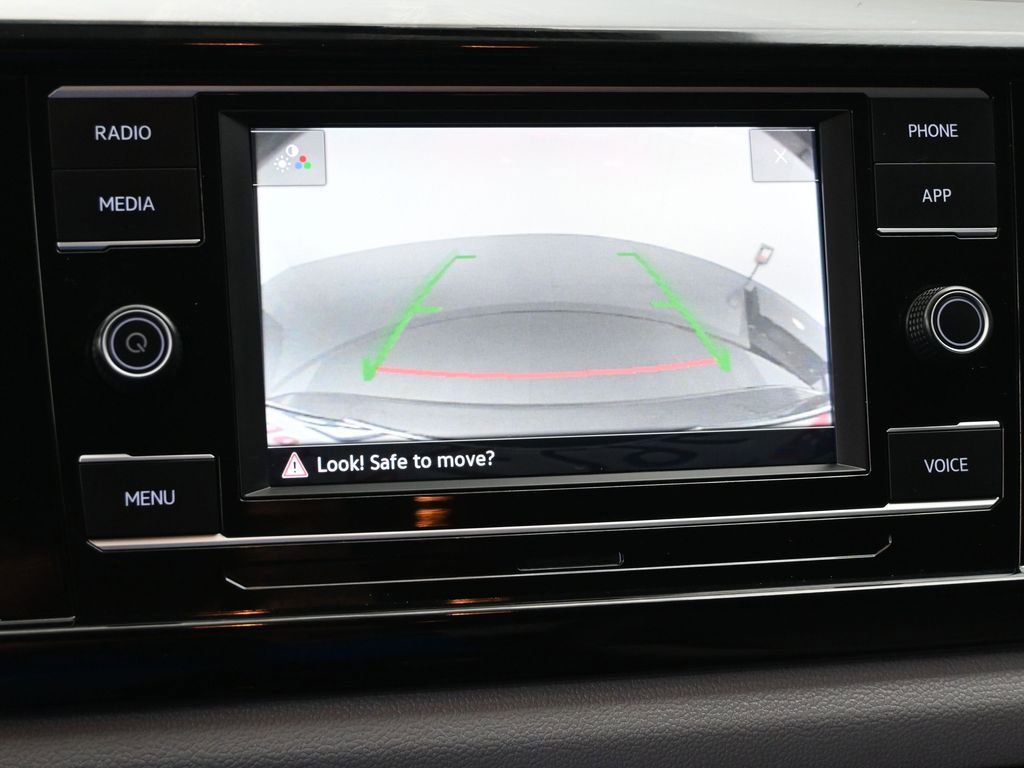 Used 2022 Volkswagen Taos S image 15