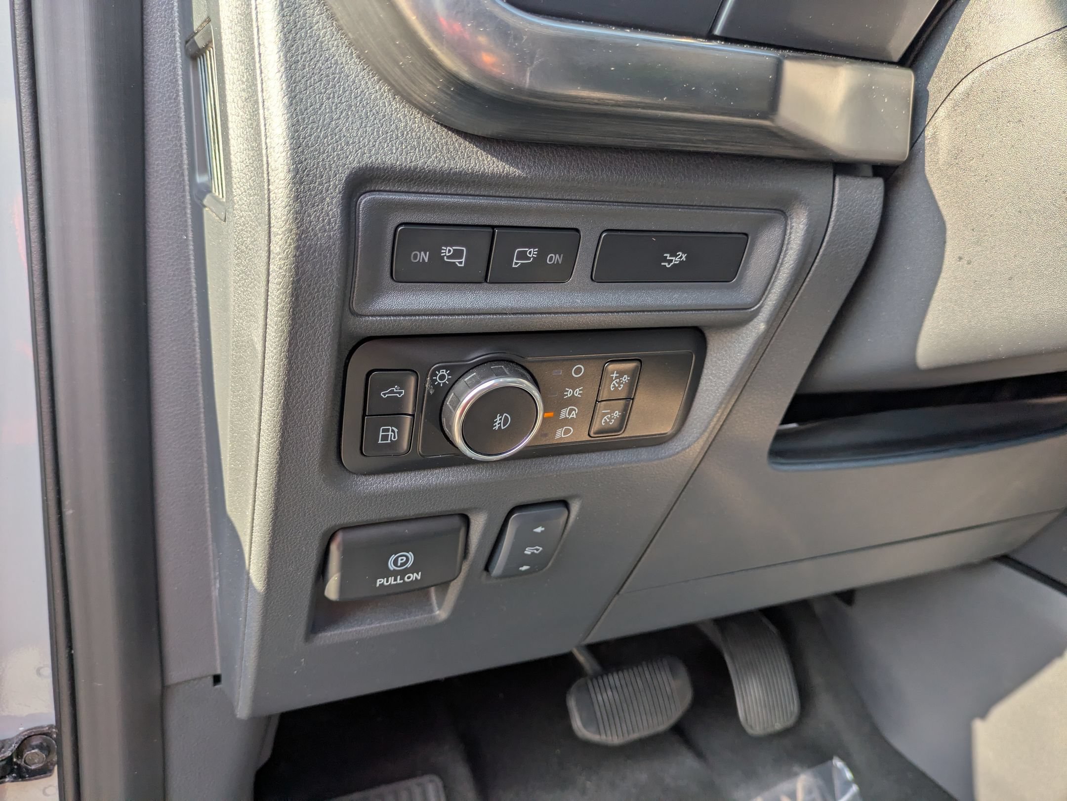 Certified 2023 Ford F150 Lariat w/ Equipment Group 502A High AWD/4WD image 18