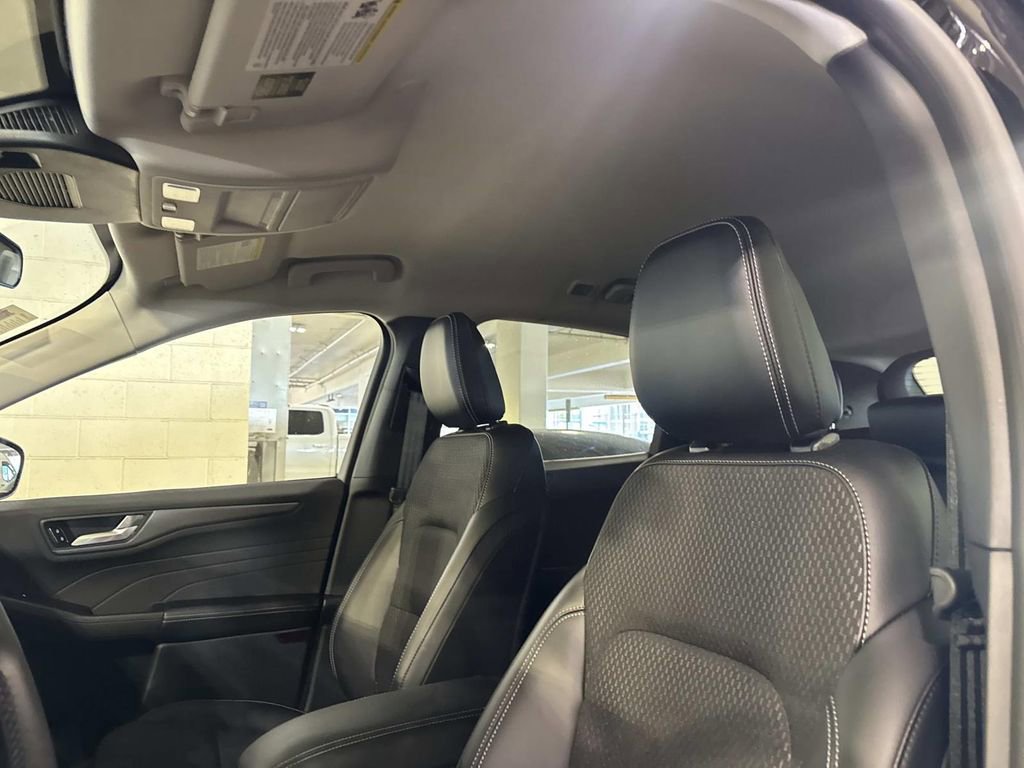 Certified 2025 Ford Escape Base image 18