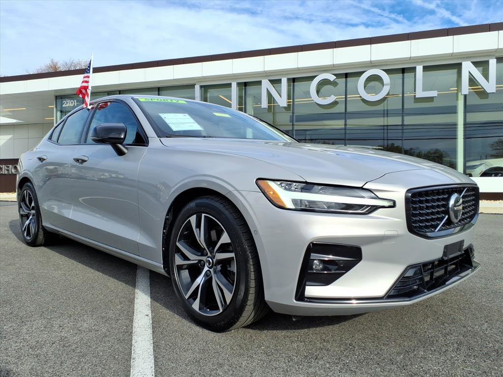 Used 2024 Volvo S60 B5 Plus image 8