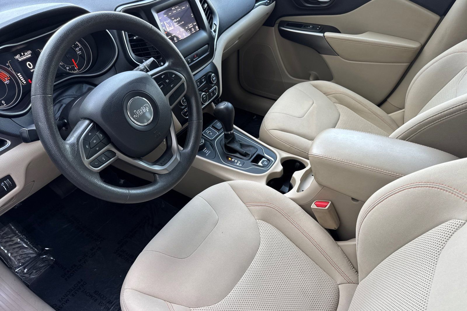 Used 2020 Jeep Cherokee Latitude AWD/4WD image 13