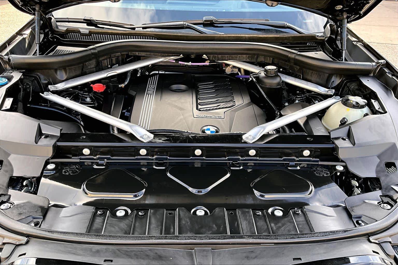 Used 2023 BMW X5 sDrive40i w/ M Sport Package RWD image 32
