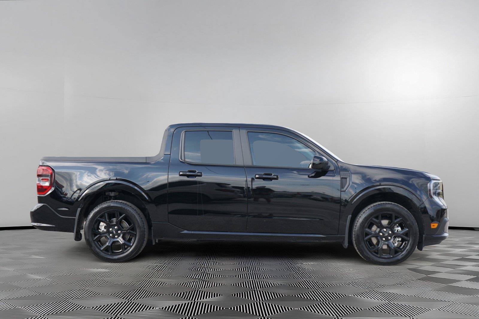 Certified 2025 Ford Maverick Lobo AWD/4WD image 4