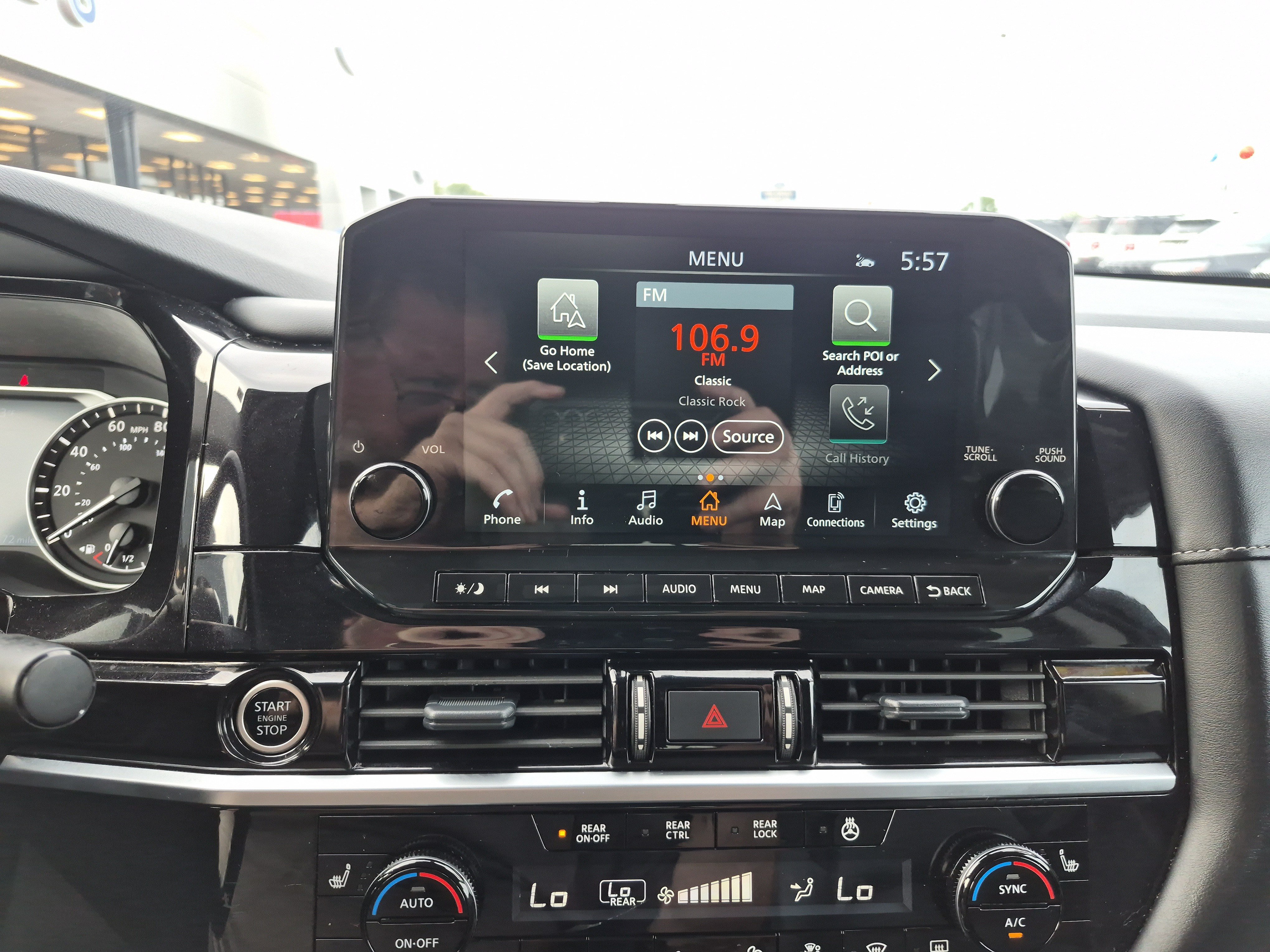 Used 2024 Nissan Pathfinder SL AWD/4WD image 39