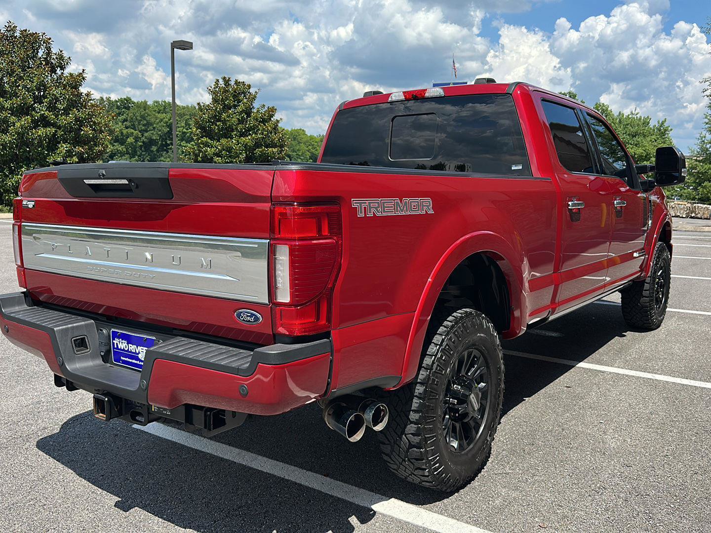 Certified 2022 Ford F250 Platinum w/ Tremor Off-Road Package AWD/4WD image 5