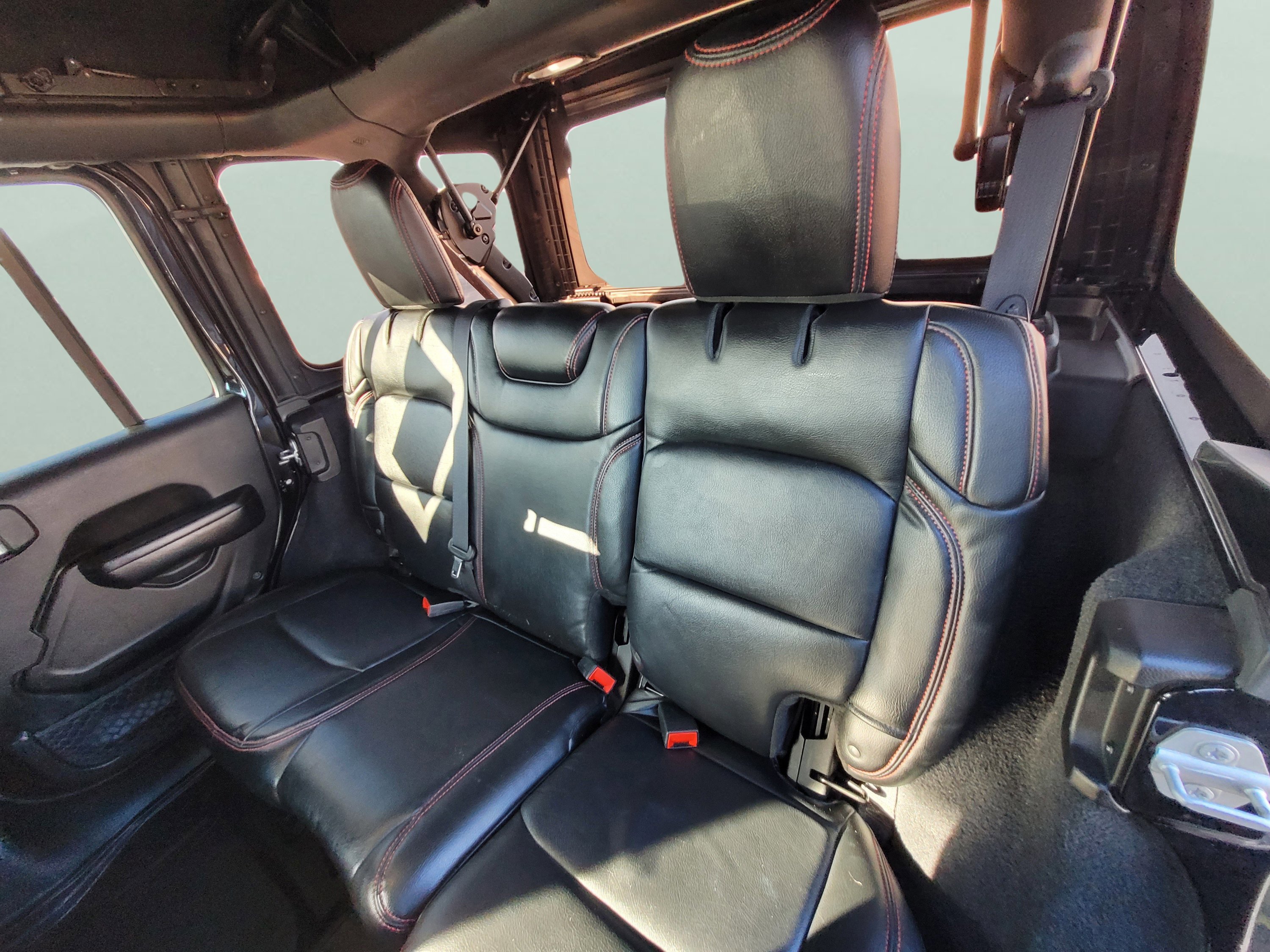 Used 2019 Jeep Wrangler Unlimited Rubicon image 12