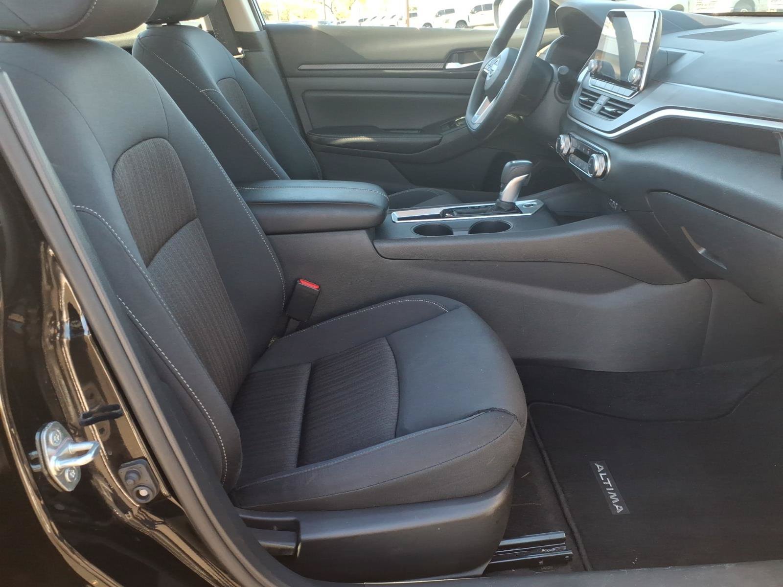 Used 2025 Nissan Altima 2.5 SV FWD image 10