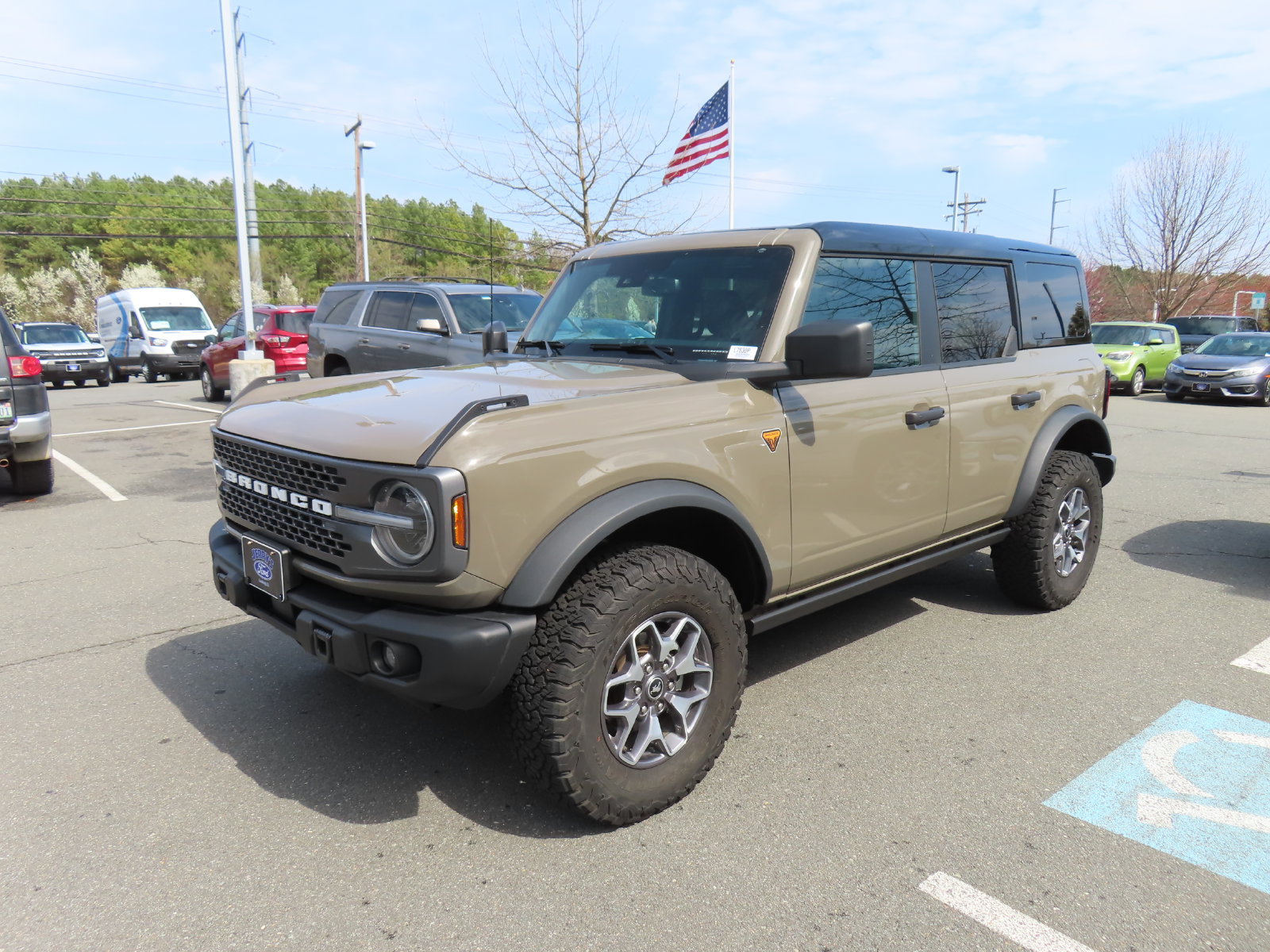 Certified 2025 Ford Bronco Badlands AWD/4WD image 3