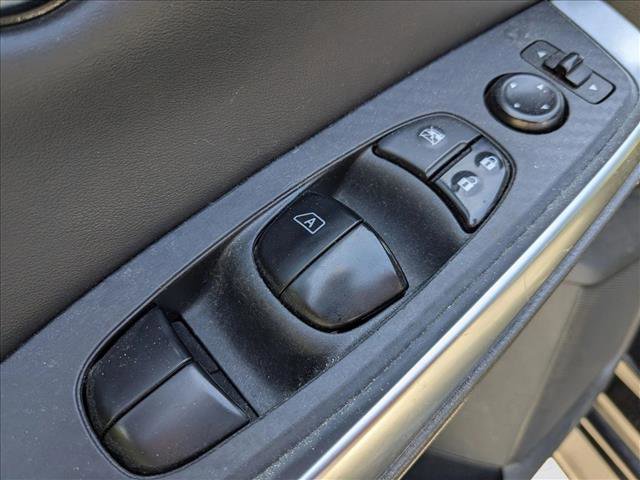 Used 2023 Nissan Sentra SR w/ Electronics Package FWD image 11