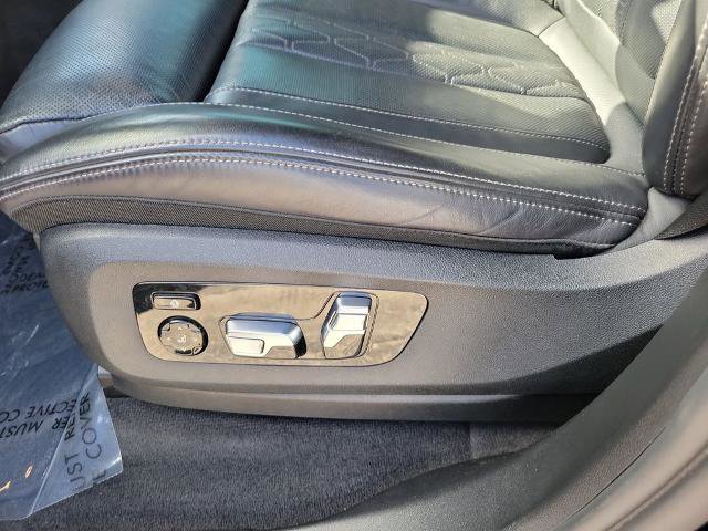 Used 2021 BMW X5 M50i w/ Executive Package image 23