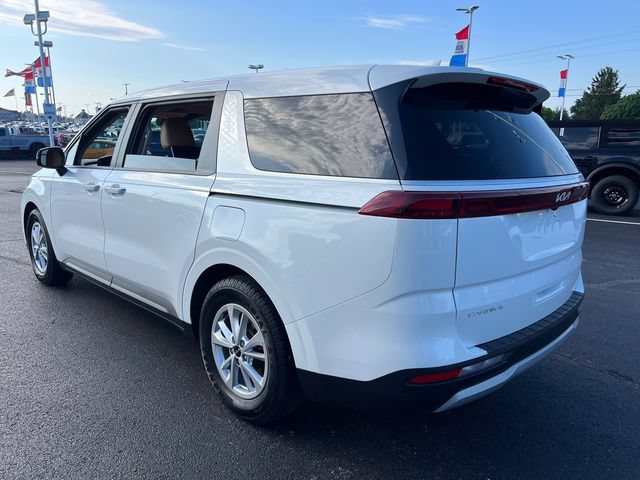 Used 2023 Kia Carnival LX FWD image 5