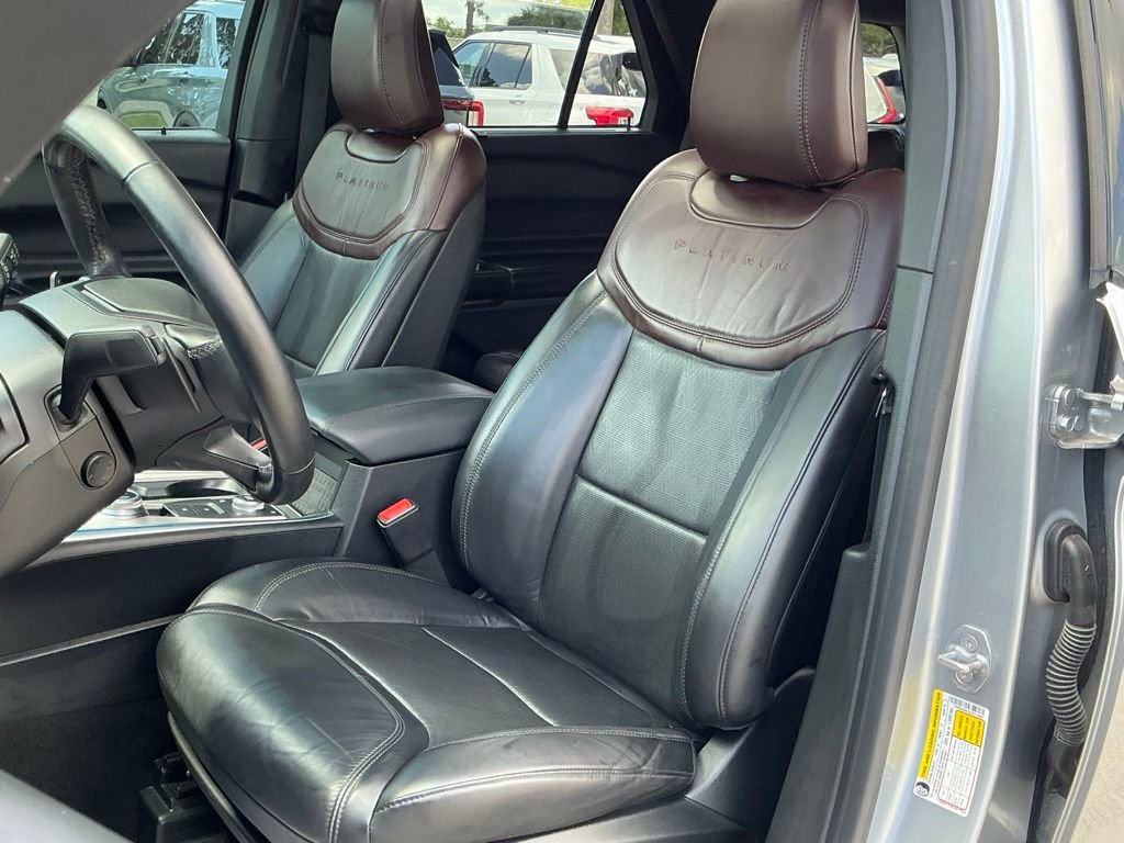 Certified 2020 Ford Explorer Platinum w/ Premium Technology Package AWD/4WD image 32