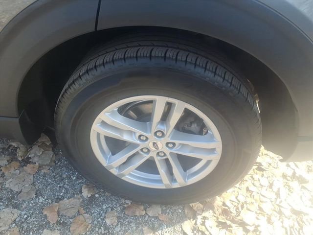 Certified 2023 Ford Explorer XLT w/ Equipment Group 202A image 10