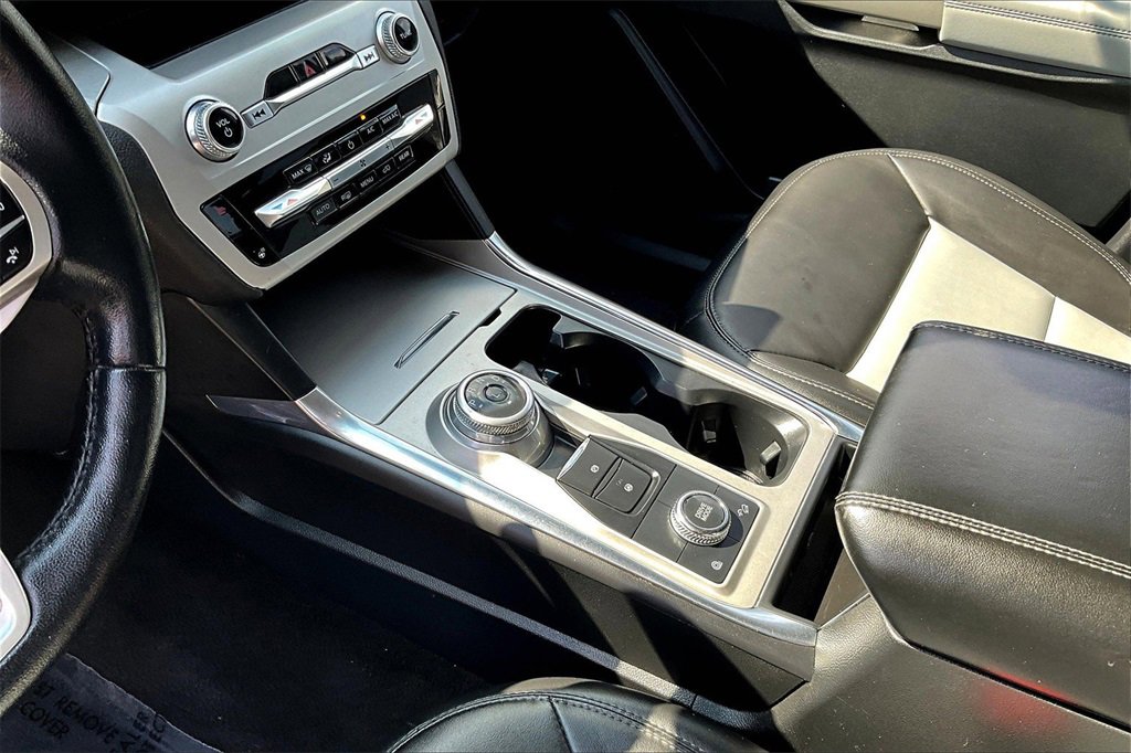 Certified 2022 Ford Explorer XLT w/ Equipment Group 202A image 16