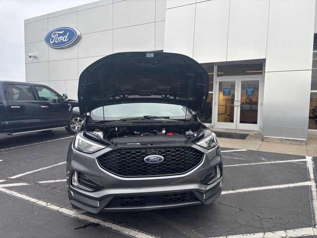 Certified 2024 Ford Edge ST-Line image 9