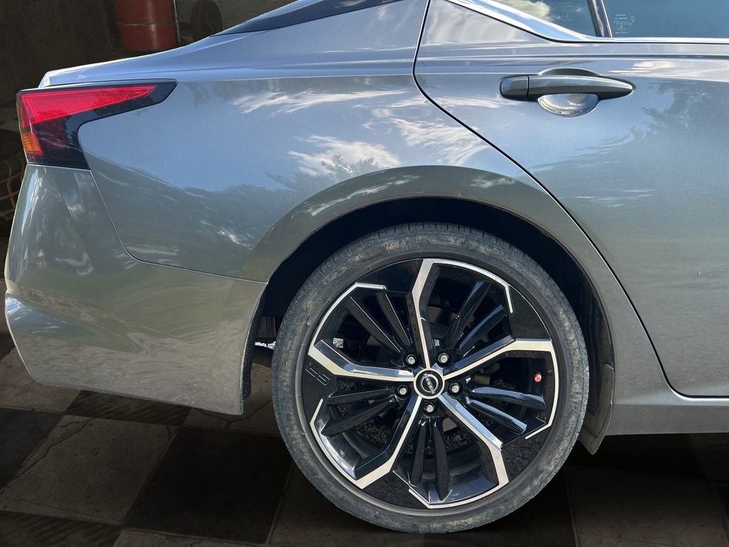 Used 2023 Nissan Altima 2.5 SR FWD image 8