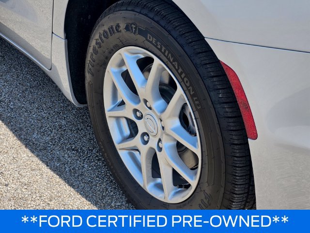 Used 2023 Chrysler Pacifica Touring FWD image 7