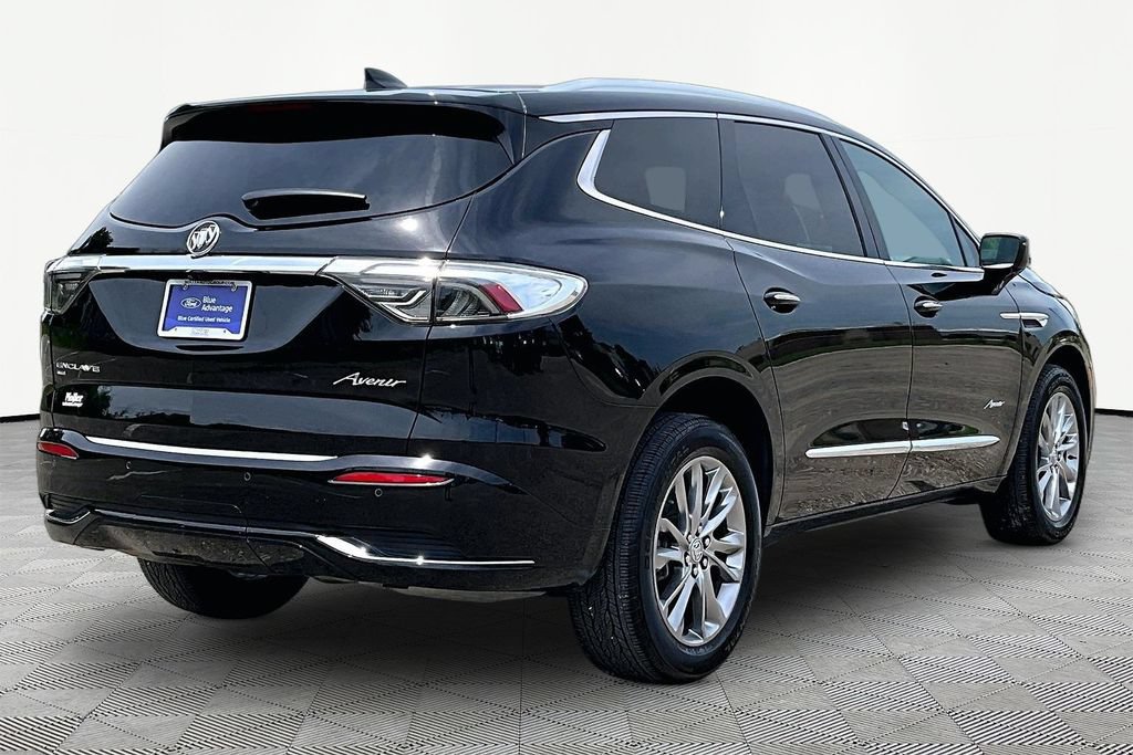 Used 2023 Buick Enclave Avenir w/ Avenir Technology Package AWD/4WD image 2