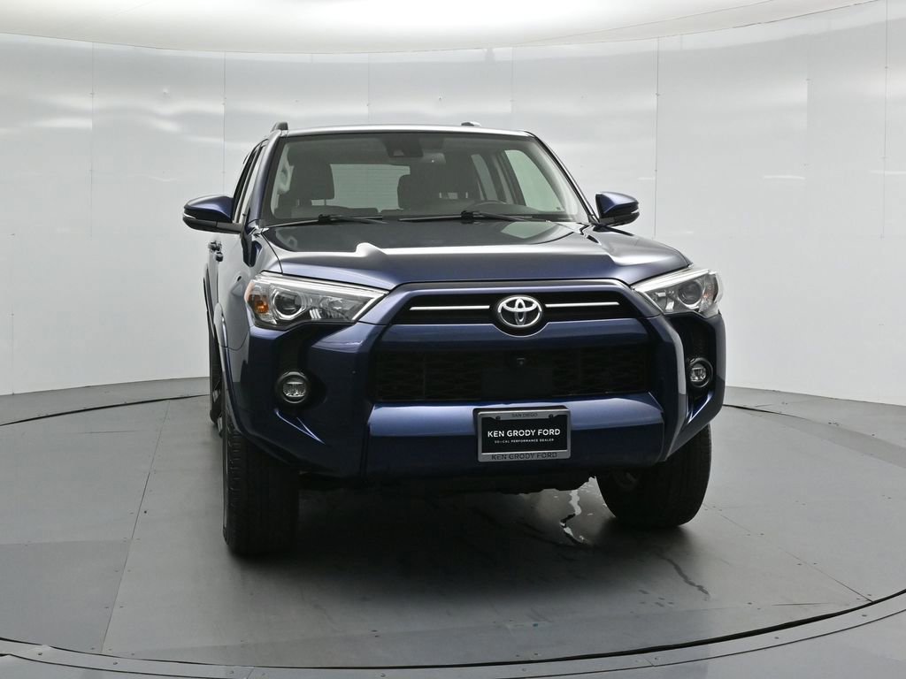 Used 2022 Toyota 4Runner SR5 Premium w/ Moonroof Package AWD/4WD image 6