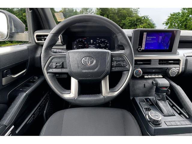 Used 2025 Toyota Tacoma TRD Off-Road AWD/4WD image 9