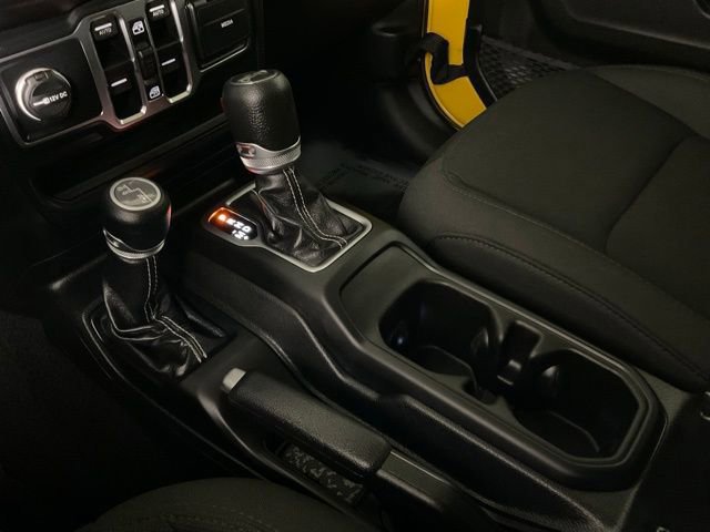 Used 2019 Jeep Wrangler Unlimited Sahara w/ Safety Group image 17