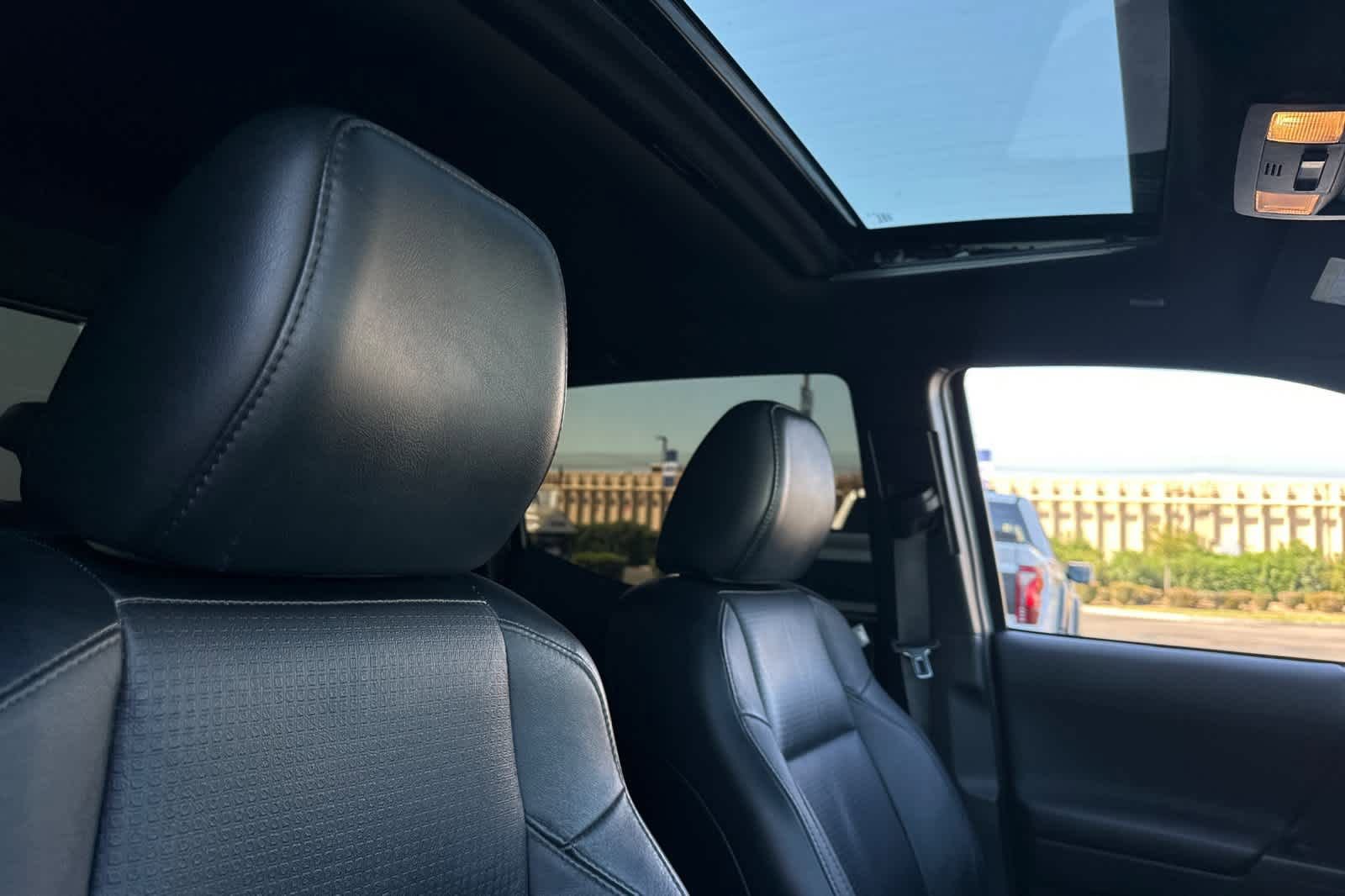 Used 2022 Toyota Tacoma TRD Off-Road w/ TRD Premium Off Road Package image 16