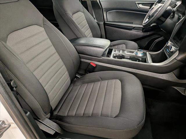 Certified 2022 Ford Edge SE w/ Black Appearance Package AWD/4WD image 19