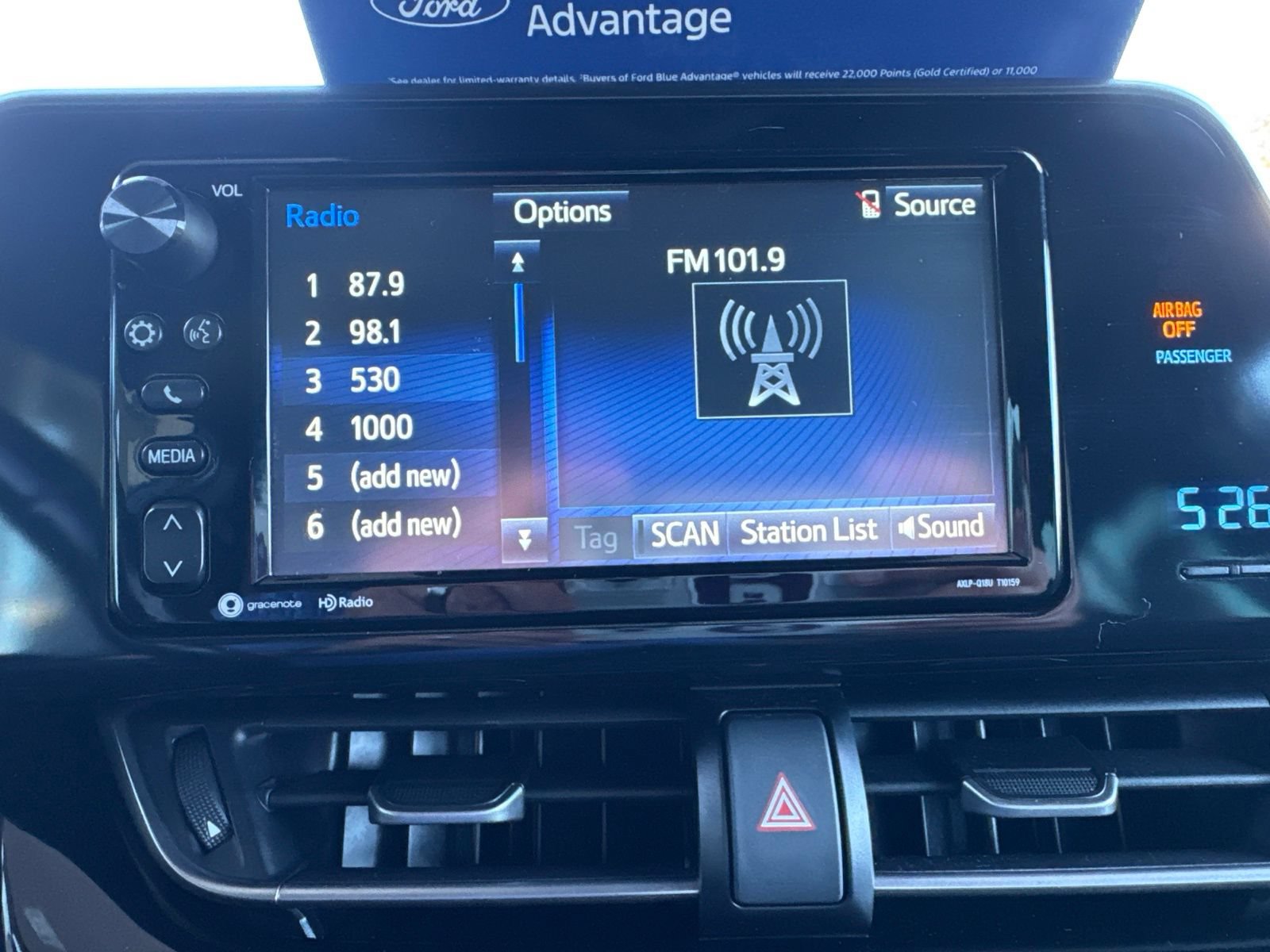 Used 2018 Toyota C-HR XLE FWD image 28