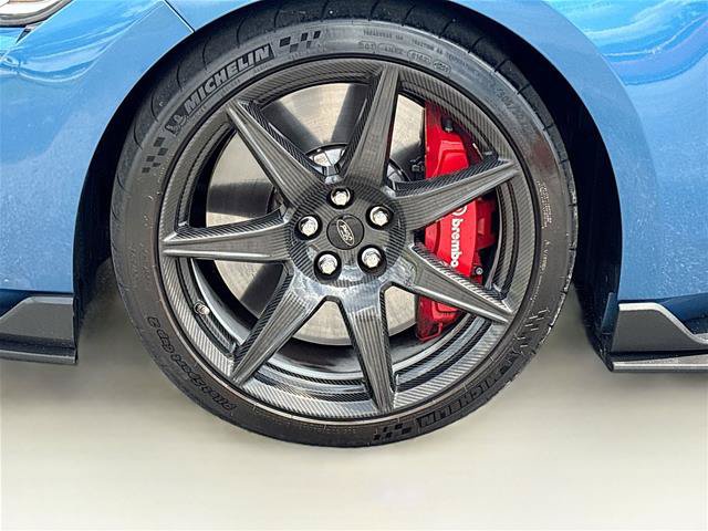 Certified 2021 Ford Mustang Shelby GT500 w/ Carbon Fiber Track Pack RWD image 32