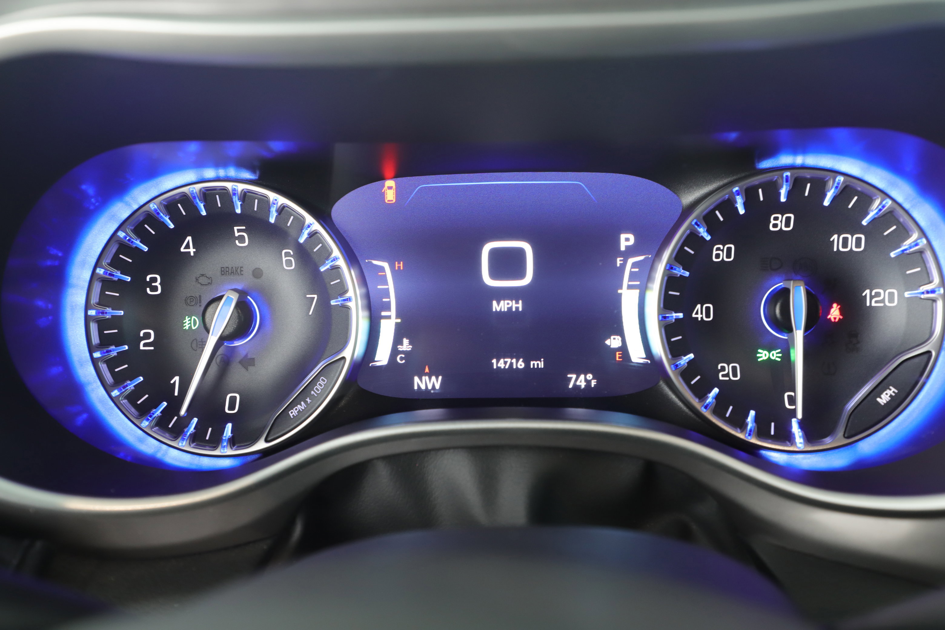 Used 2025 Chrysler Pacifica Select image 18