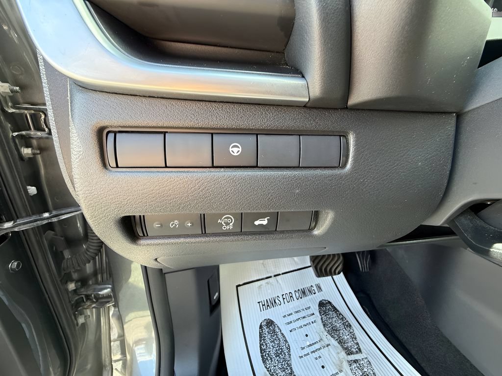 Used 2024 Nissan Rogue SV AWD/4WD image 21