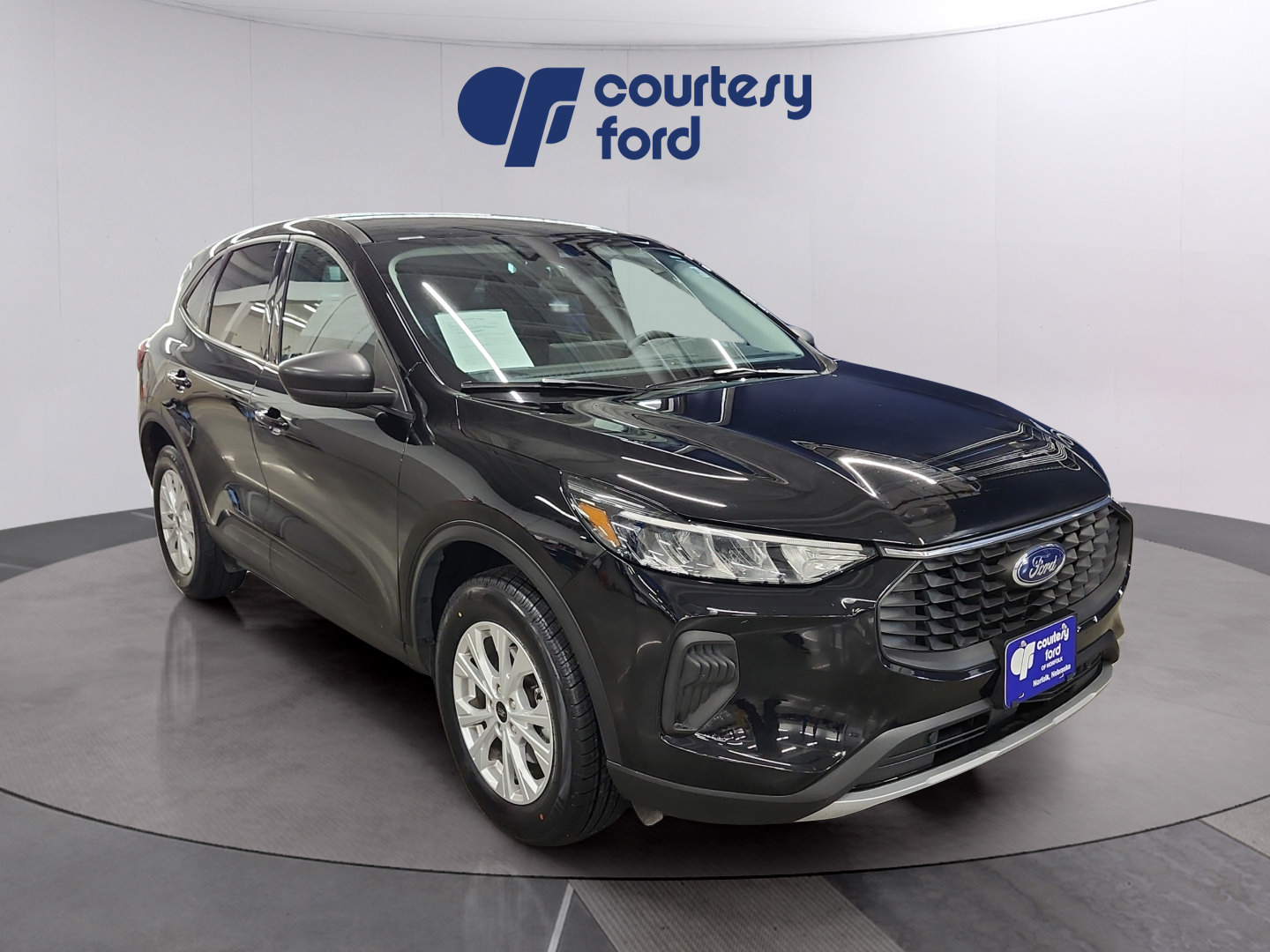 Certified 2025 Ford Escape Active w/ Tech Pack #1 AWD/4WD image 1