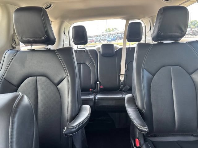 Used 2024 Chrysler Pacifica Limited FWD image 29