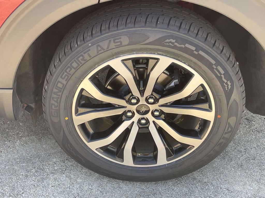 Certified 2022 Ford Explorer ST-Line RWD image 9