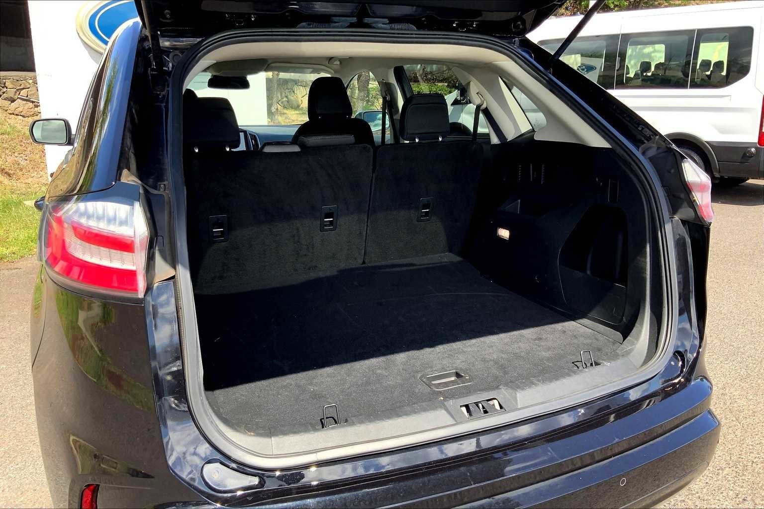 Certified 2022 Ford Edge SE w/ Black Appearance Package image 18