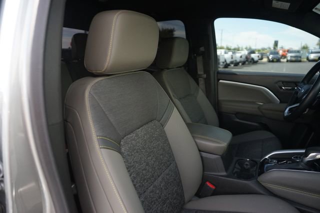 Used 2024 Chevrolet Colorado ZR2 w/ Safety Package AWD/4WD image 19