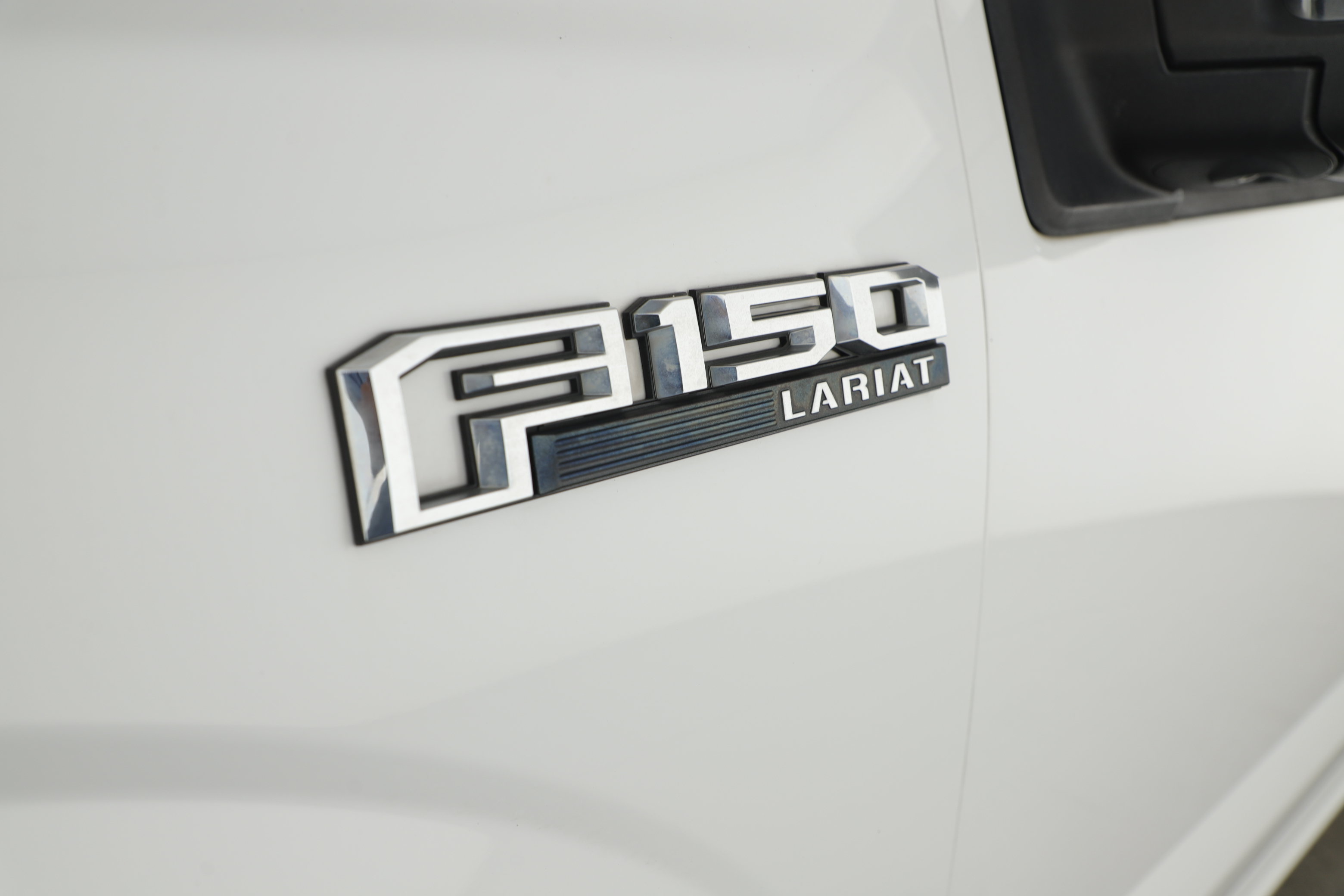 Certified 2019 Ford F150 Lariat w/ Equipment Group 502A Luxury AWD/4WD image 6