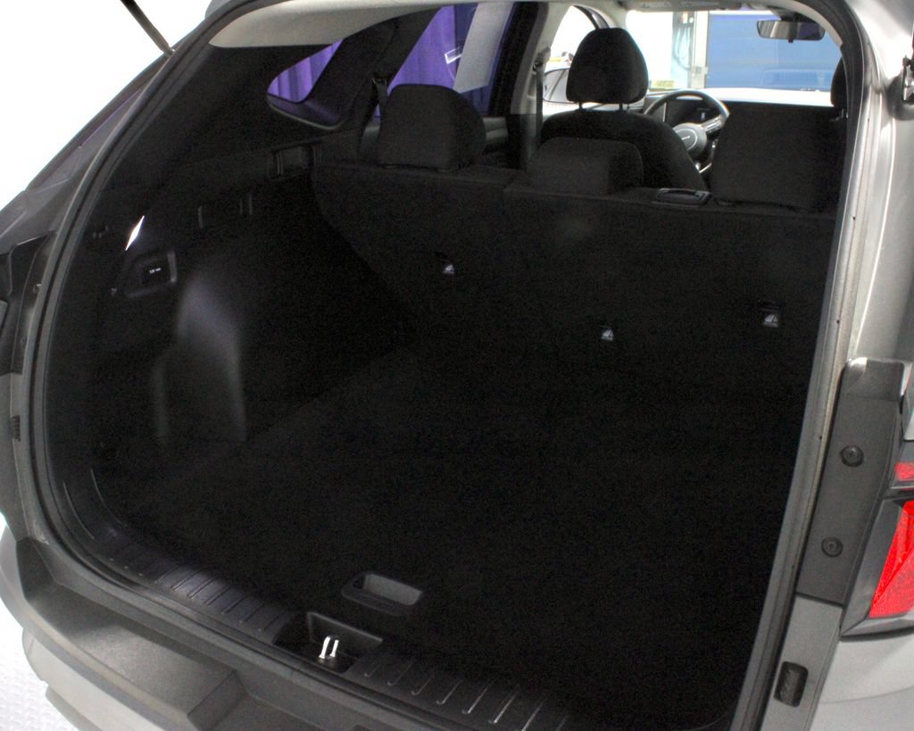 Used 2025 Hyundai Tucson SE FWD image 14