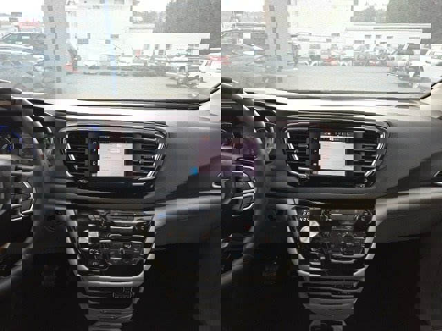 Used 2024 Chrysler Voyager LX image 23