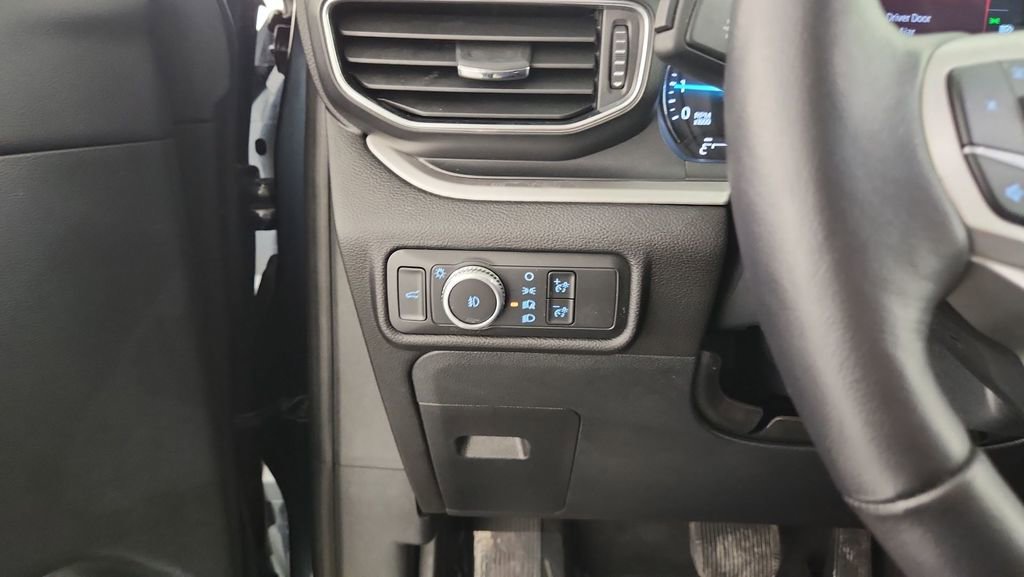 Certified 2022 Ford Explorer XLT w/ Equipment Group 202A image 25