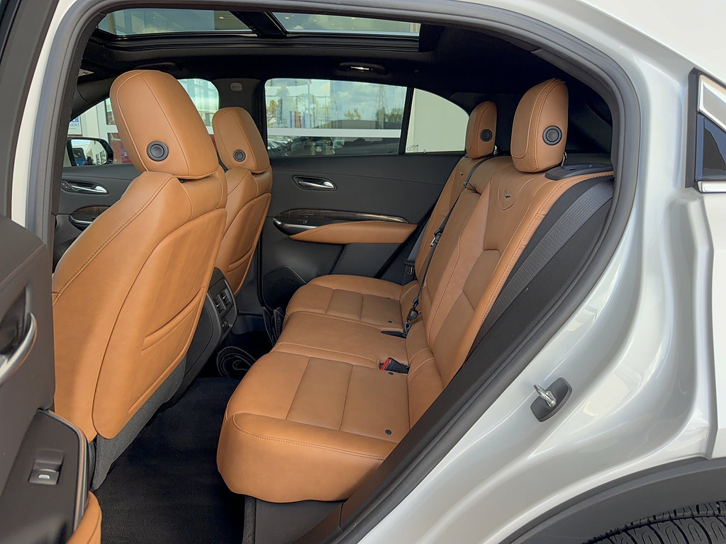 Used 2023 Cadillac XT4 Premium Luxury w/ Technology Package FWD image 12