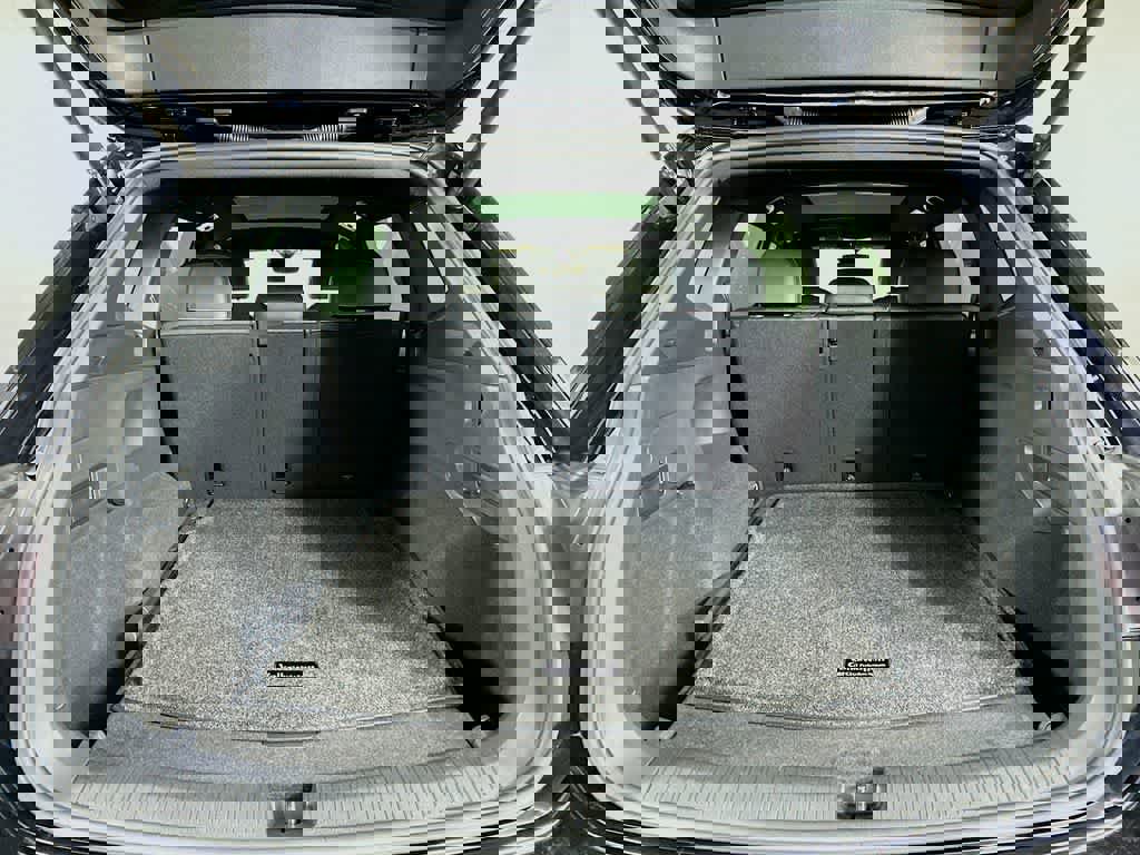 Used 2022 Volkswagen Tiguan SEL R-Line image 24