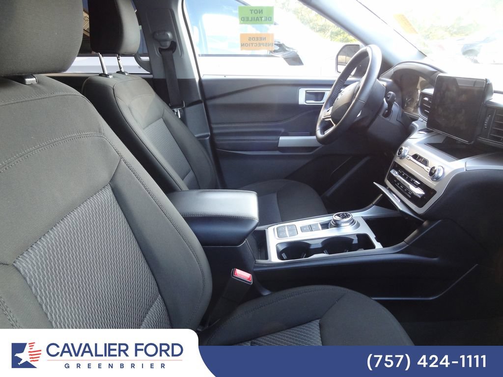 Certified 2024 Ford Explorer XLT RWD image 8
