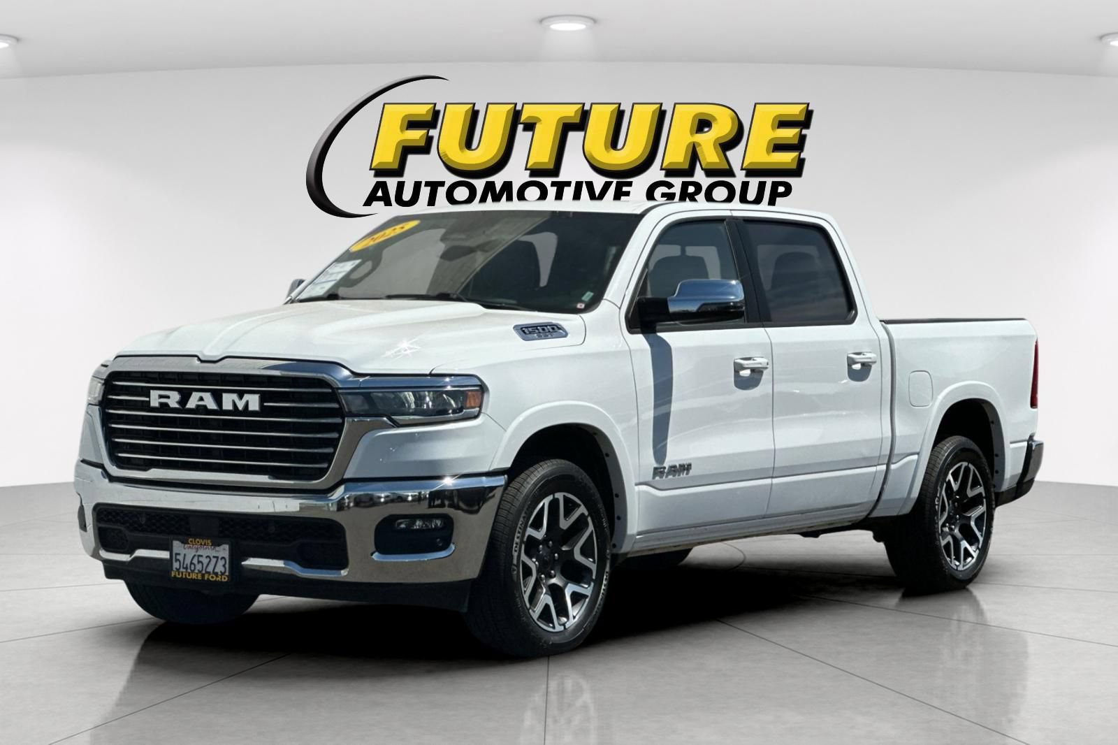 Used 2025 RAM 1500 Laramie AWD/4WD image 7