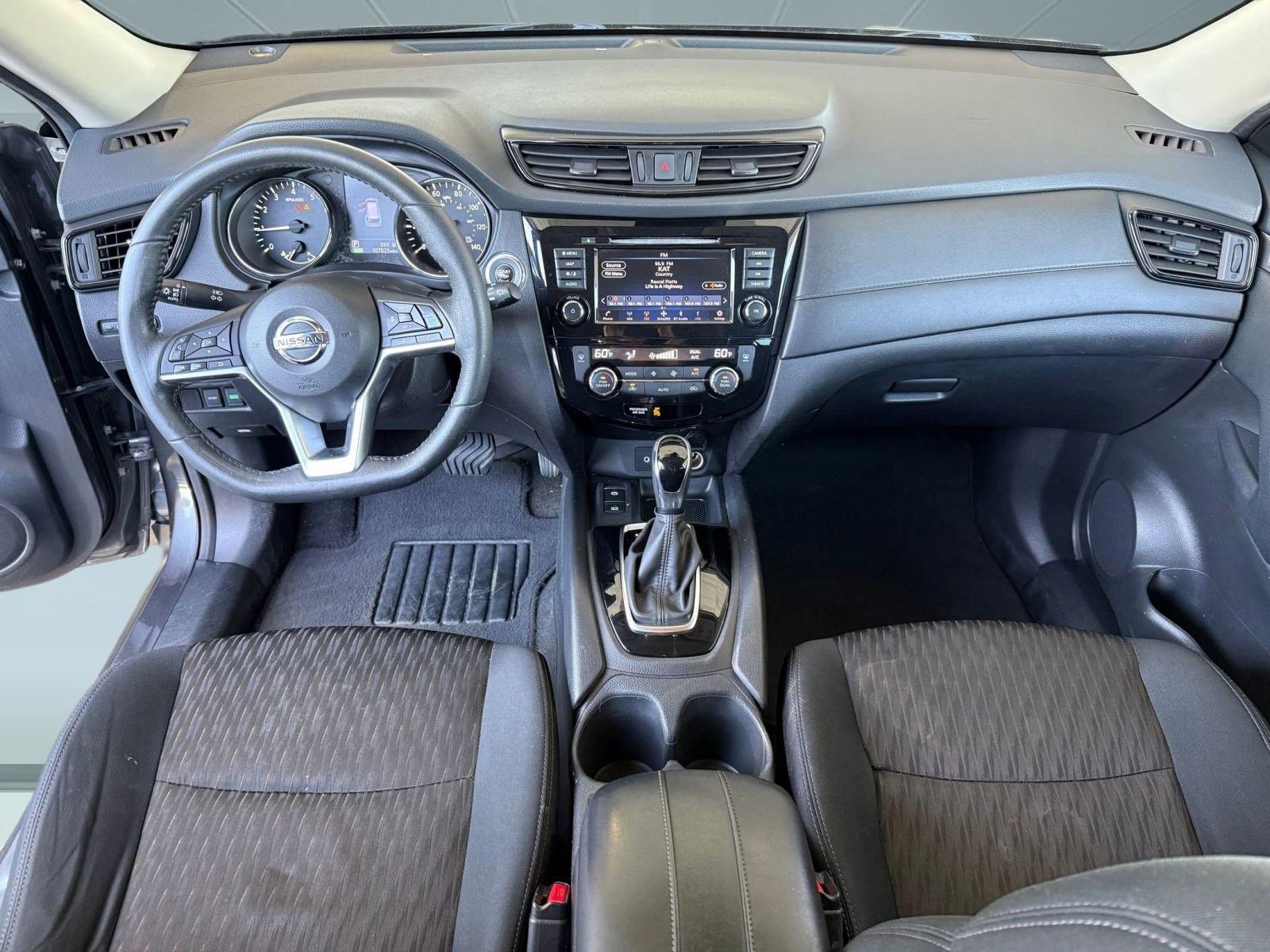 Used 2019 Nissan Rogue SV w/ Premium Package FWD image 16