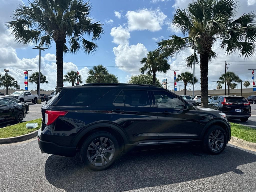 Certified 2022 Ford Explorer XLT w/ Equipment Group 202A RWD image 5