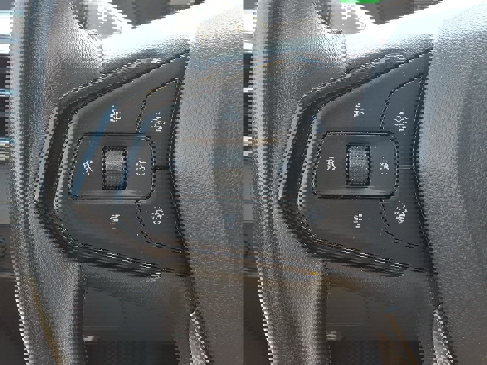 Used 2022 Chevrolet Bolt EUV Premier w/ Launch Edition image 15