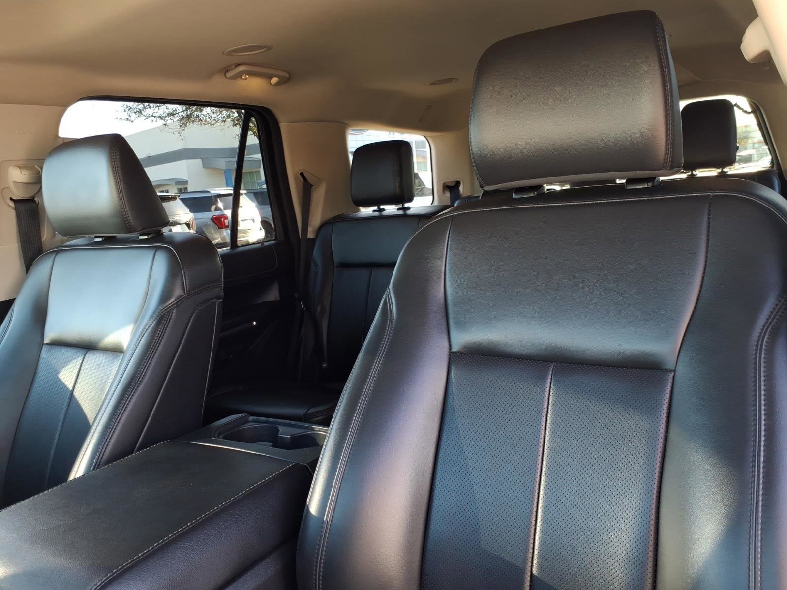 Certified 2024 Ford Expedition XLT image 12
